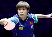 爱游戏网页版-足球运动中，女球员们不畏艰难迎战挑战的简单介绍