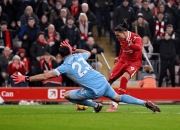 爱游戏电竞-精彩足球对决今晚赛场：一场逆转震撼全场欣喜