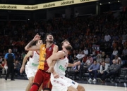 爱游戏注册-拜仁慕尼黑客场失利，德甲榜首位置岌岌可危，拜仁慕尼黑伤员