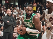 爱游戏教练-塞尔特人球员表现抢眼，成为一线主力！