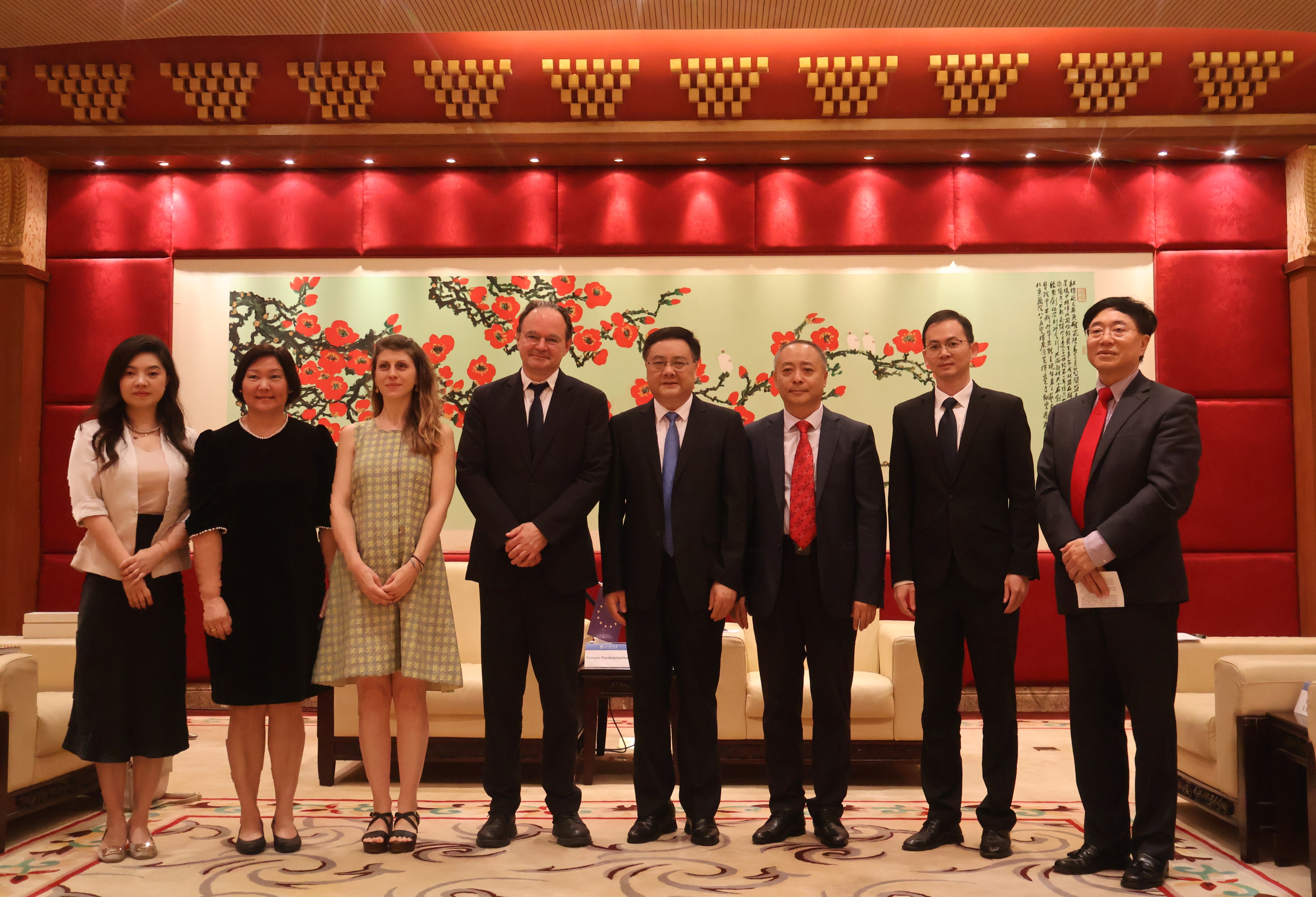 欧洲代表团整体发挥稳定，多次闯入前三(欧洲代表团整体发挥稳定,多次闯入前三个国家)