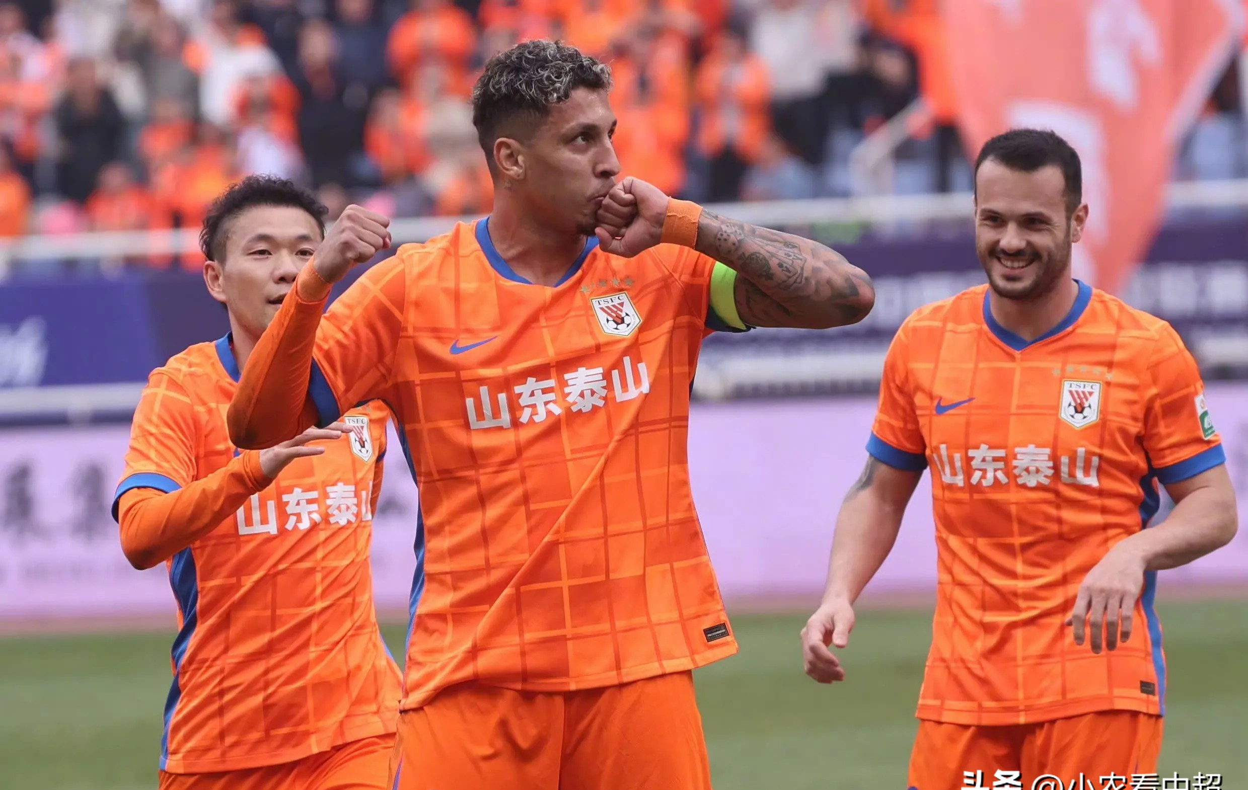 上海申花主场狂胜，河北华夏遭逢惨败