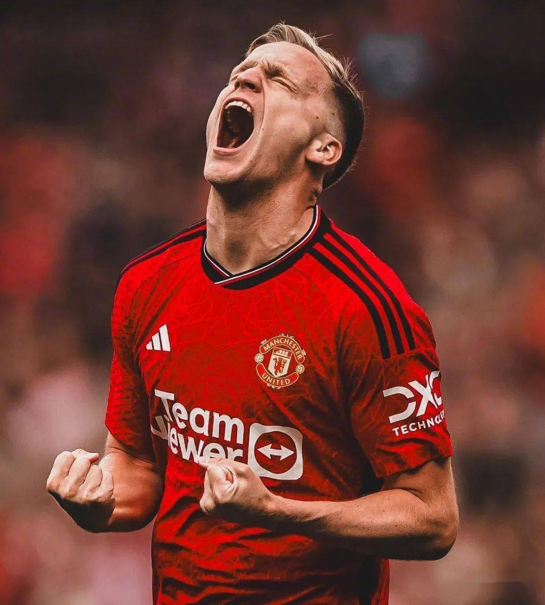 关于阿贾克斯新援范德贝克获赞主帅戴维斯的信息