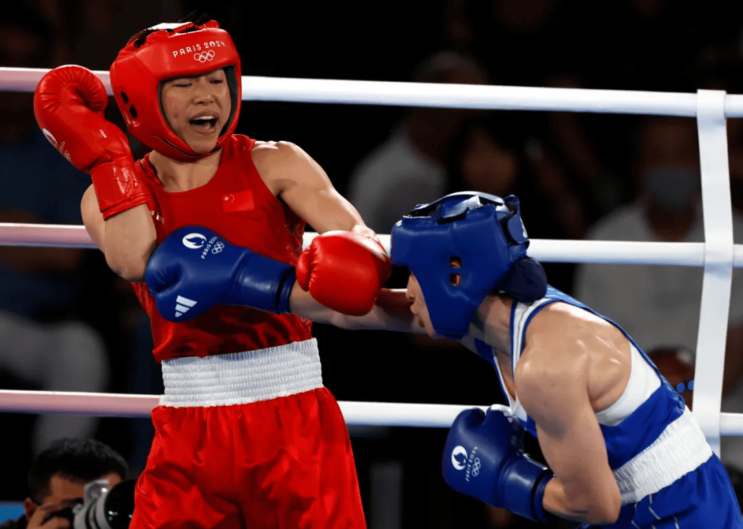 关于阿尔及利亚举重选手瞄准目标，勇夺男子组铜牌的信息