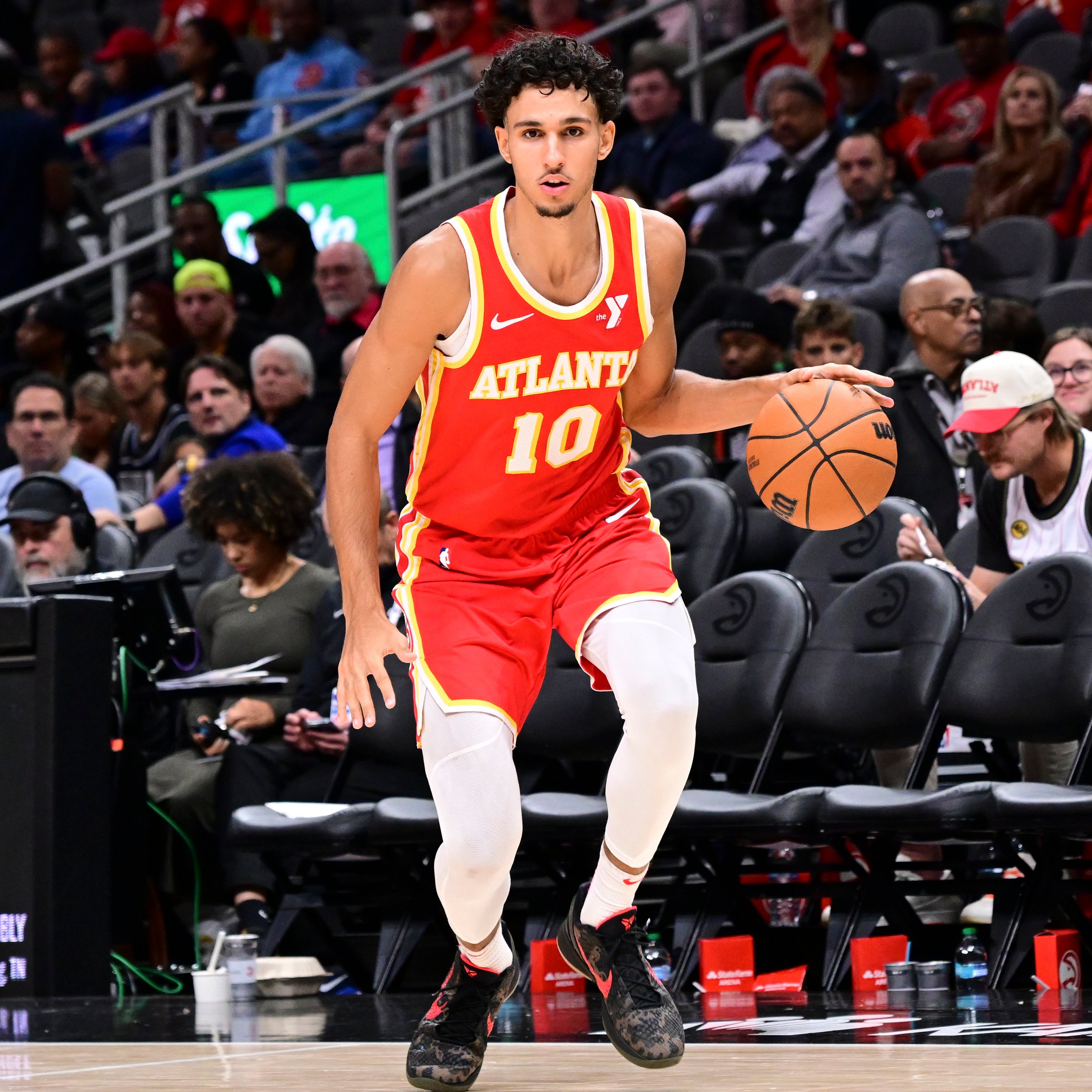 雄鹿击败老鹰，米德尔顿轰下28分