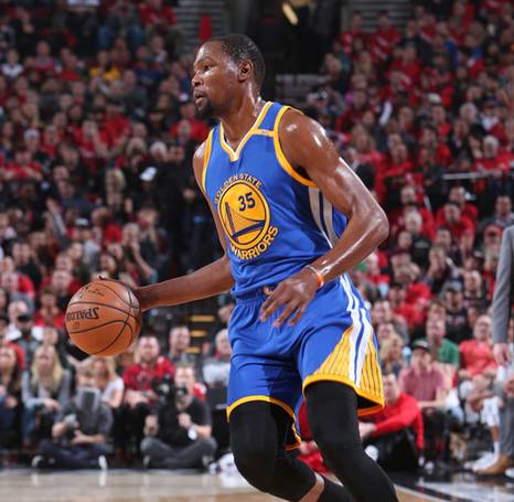 尼斯队实力悍然,横扫对手赢得比赛 尼斯队实力悍然,横扫对手赢得比赛