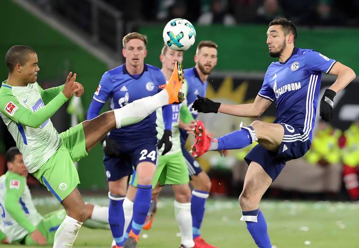 沙尔克再次取胜，占据领先优势