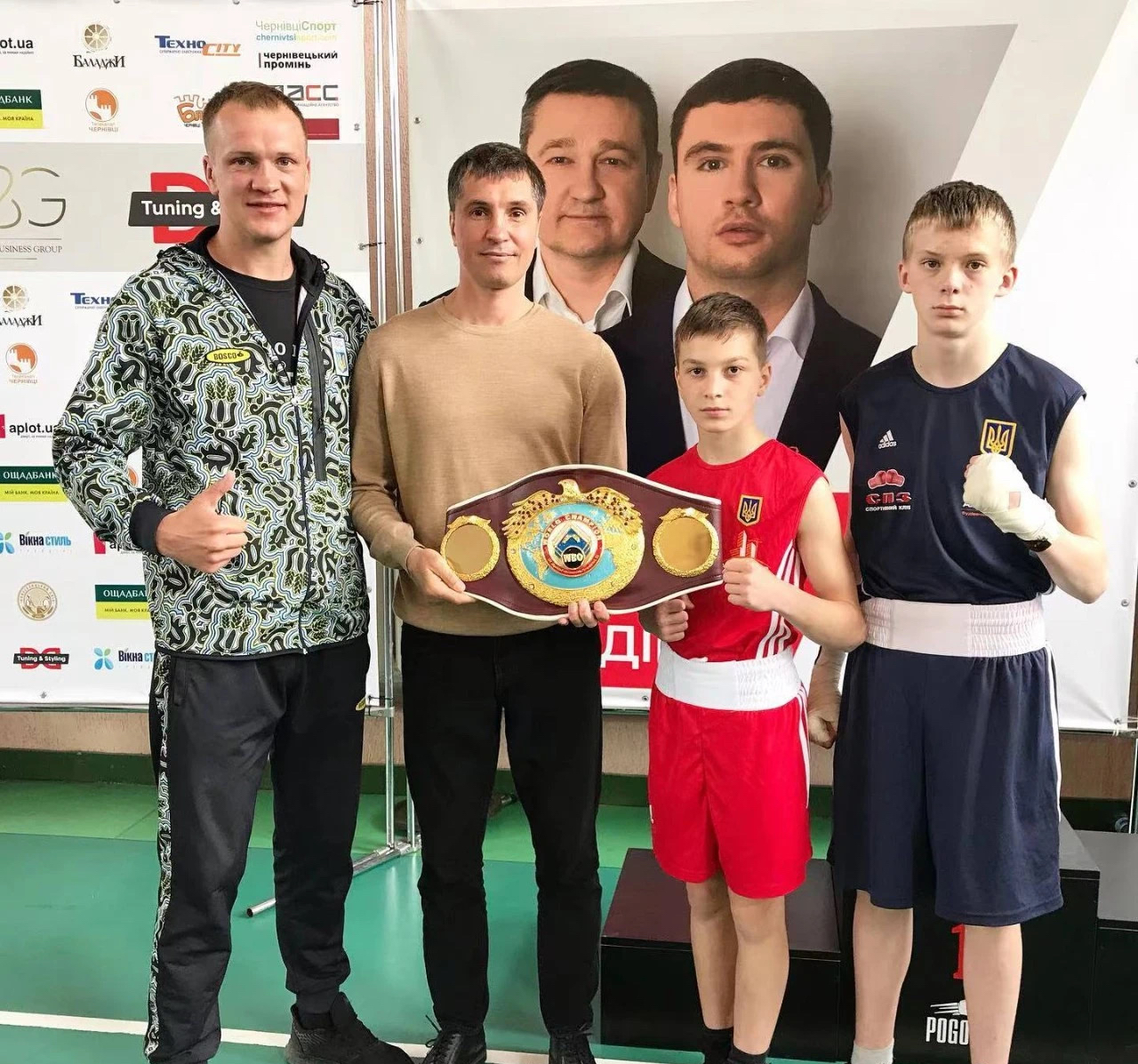 拳击比赛中乌克兰选手实力压群雄的简单介绍