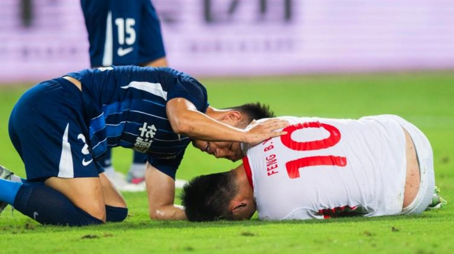 包含中超联赛中，一些球队表现抢眼，让人眼前一亮！的词条