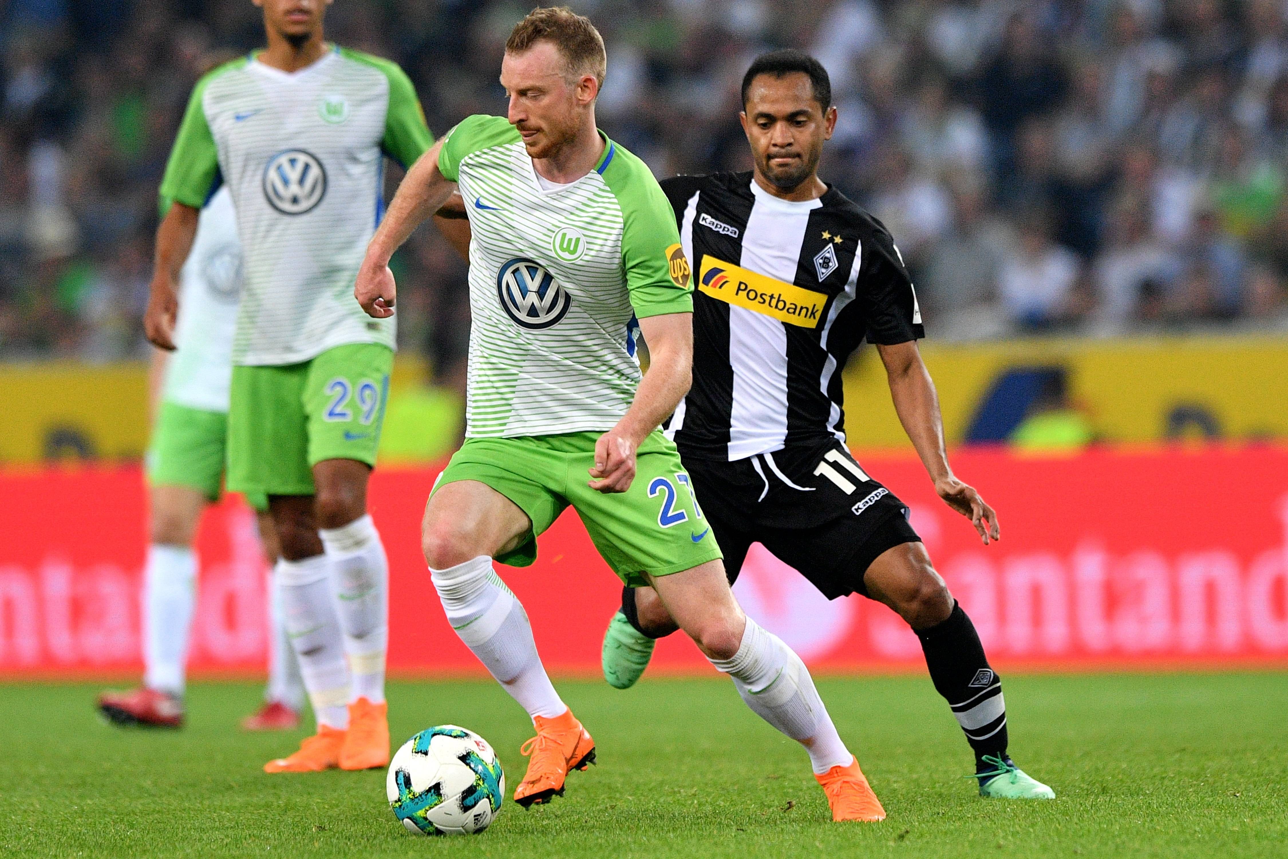 包含沃尔夫斯堡客场惨败，防守漏洞频出的词条